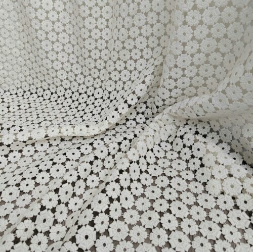 Airy lace with dainty floral motifs